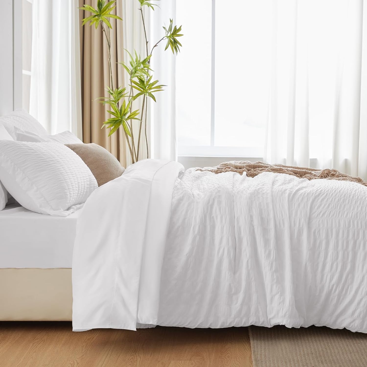 Queen Bed in a Bag White Comforter Set with Sheets 7-Pieces Bedding Sets