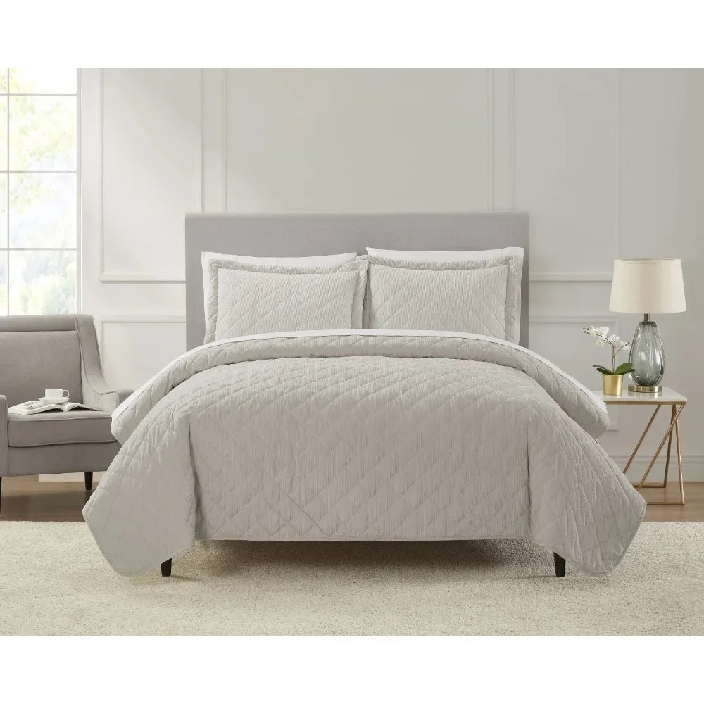 Revamp Your Bedroom with the Luxurious Corduroy 7-Piece Quilt Set